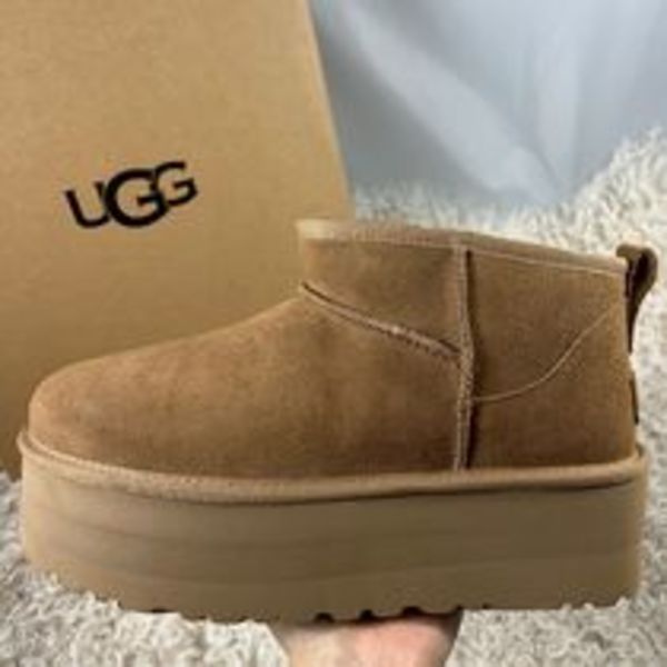大人気☆UGG☆ CLASSIC ULTRA MINI PLATFORM BOOT