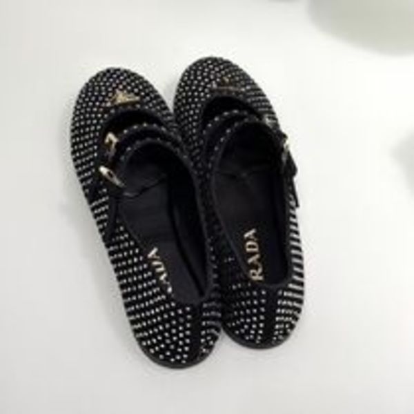 【PRADA】お洒落 三角ロゴ クリスタル付き スエード バレリーナ