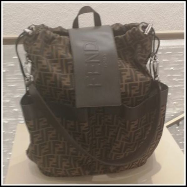 FENDI 上品 バックパック ストライク FF ロゴ Strike Large