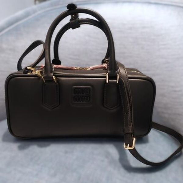【MIU MIU】Arcadie leather Large bag ショルダーバッグ