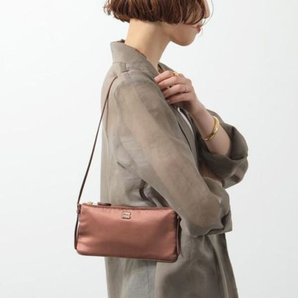 MIUMIU ポーチ 5NI007 049 ハンドバッグ サテン
