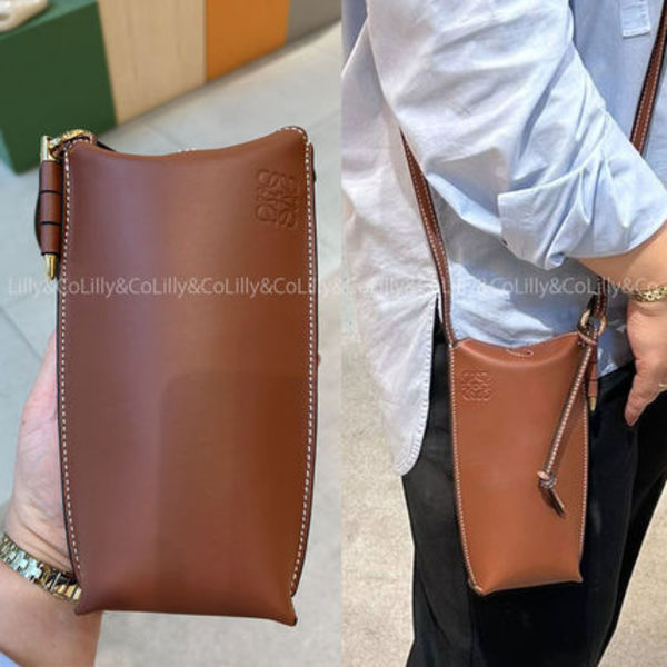 LOEWE ゲートポケットポーチ