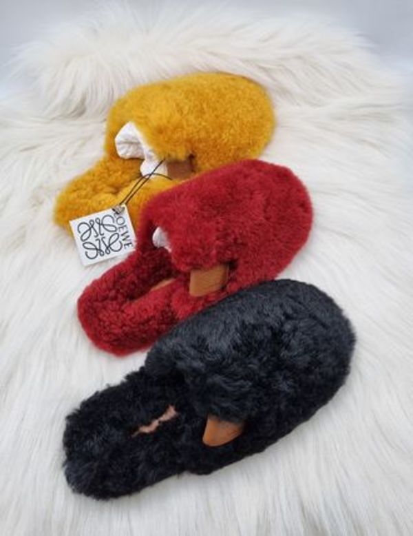 ☆100%直営店買付☆LOEWE ロゴ シアリングスリッパ【追跡付き】