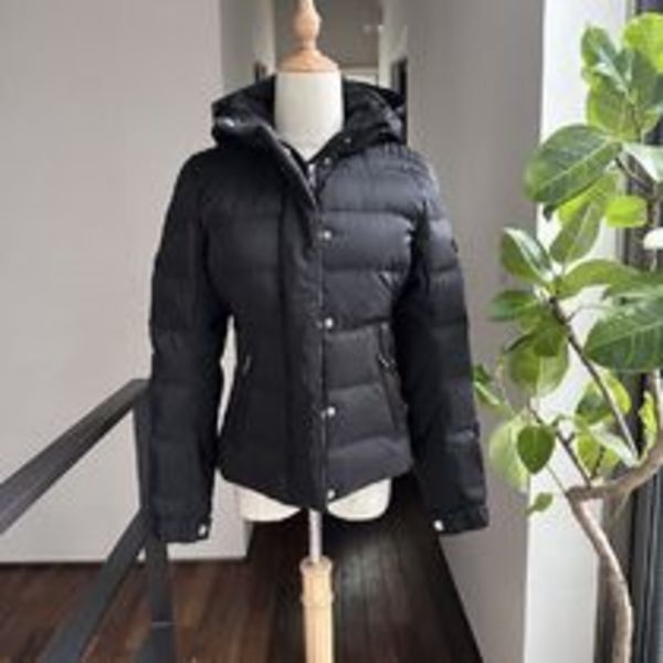 PRADA トライアングルロゴ ショート ダウンジャケット