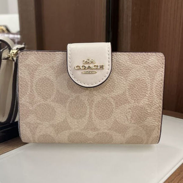 即発 COACH  ID ミディアム コーナー ジップ シグネチャー