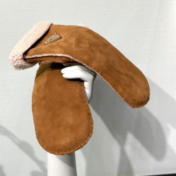 【PRADA】スエードシープスキン ミトン 手袋 ロゴ入り 冬小物
