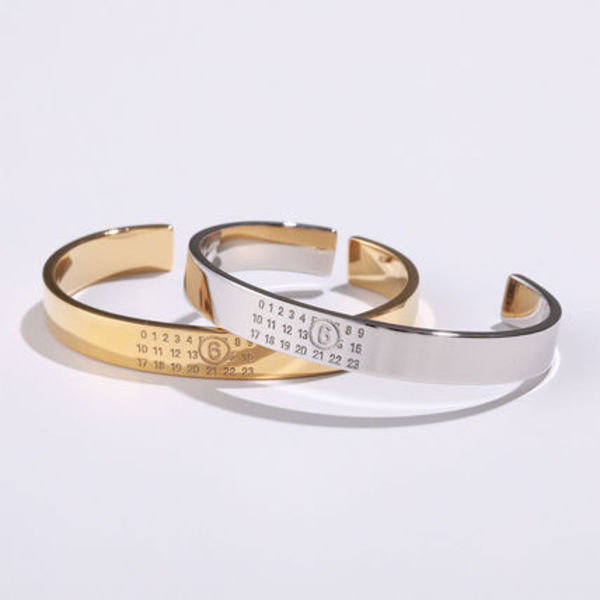 MM6 バングル SM6UY0061 P6469 カレンダーロゴ