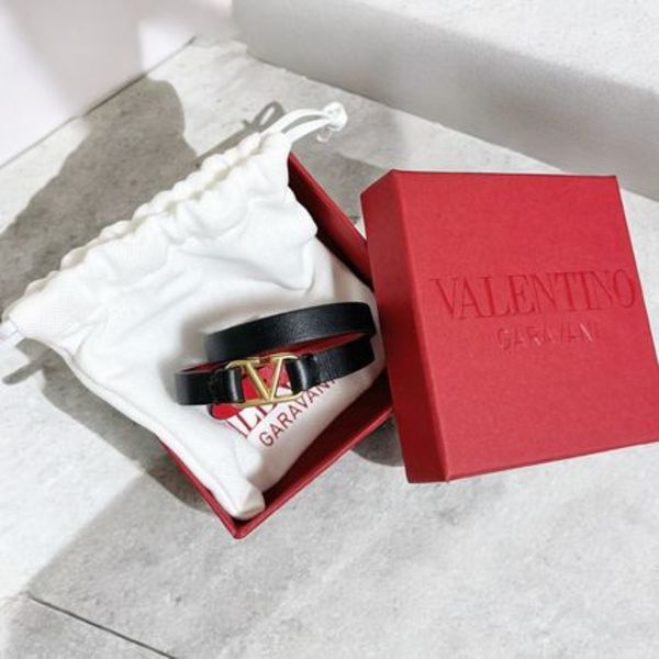 関税込☆VALENTINO VLogo Leather Wrap Bracelet