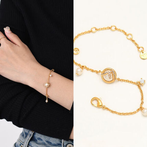 【国内即発】FENDI エフ イズ フェンディ ブレスレット