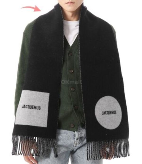 JACQUEMUS| (L'ECHARPE ROND CARRE (246AC687 5202 090))