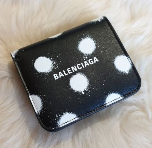 BALENCIAGAドットプリント♪2つ折りレザー財布♪黒/白