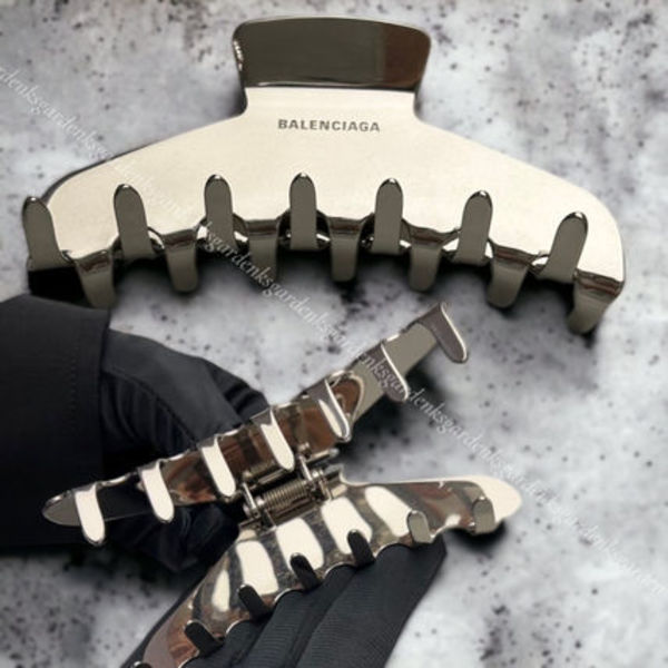 限定!すぐ届く!BALENCIAGA HOLLI ヘアクリップ