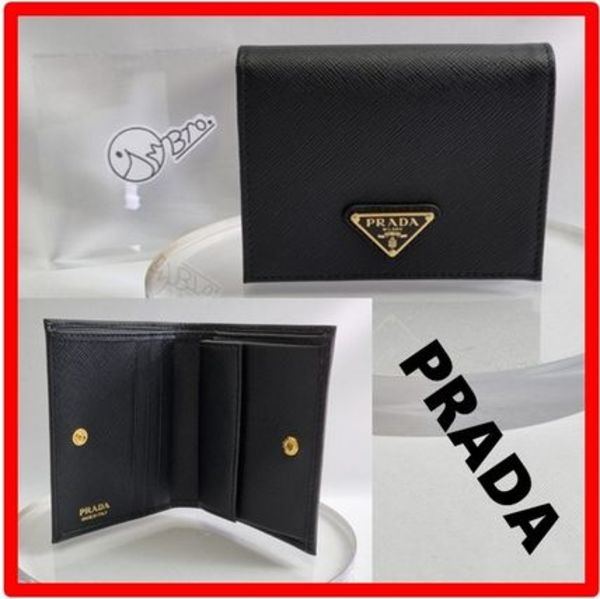 韓国の人気★PRADA ★SAFFIANO Triangle Logo★折りたたみ財.布