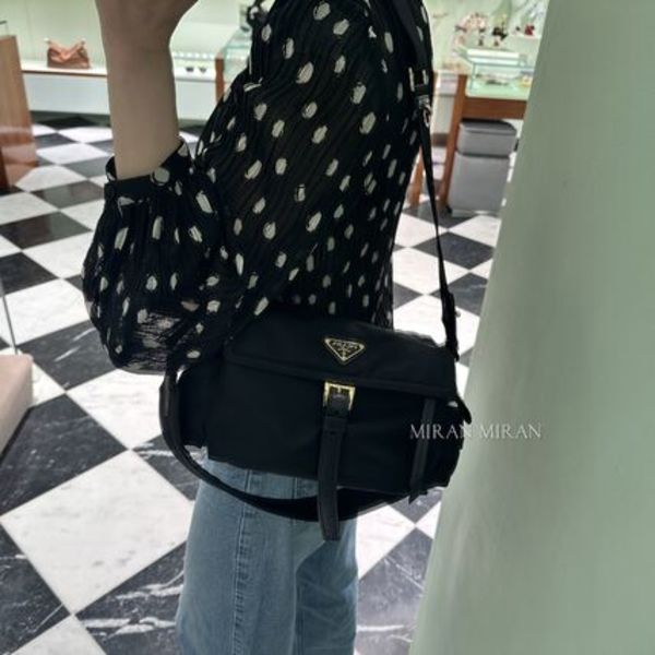 【PRADA】エクスプローラ ミディアム Re-Nylon ショルダーバッグ
