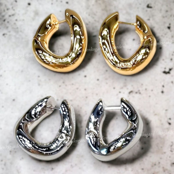 BALENCIAGA★LOOP ピアス★すぐ届く!