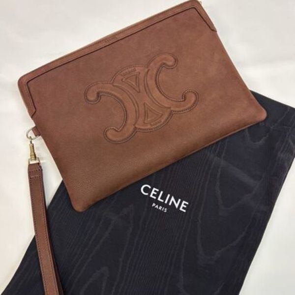 大人可愛い CELINE ストラップ付きスモールポーチ カーフスキン