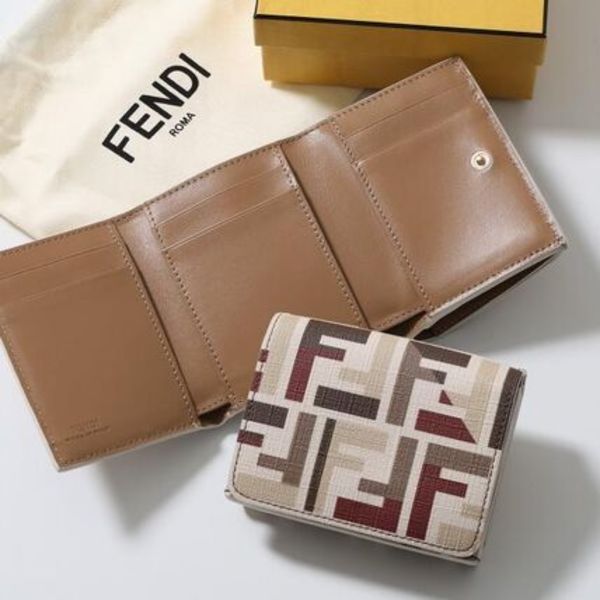 FENDI 三つ折り財布 Roma ローマ ミディアム 8M0480 AV1Y