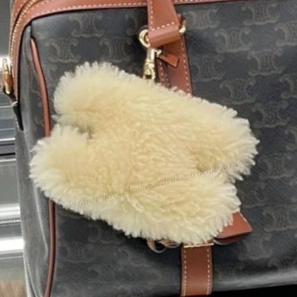 すぐ届く!CELINE トリオンフ ポンポン キーリング