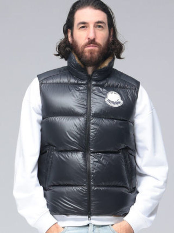 MONCLER ダウン ベスト スタンドカラー ロゴ ワッペン