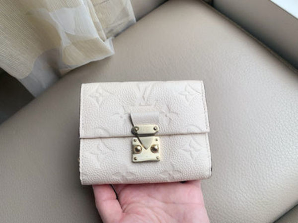 (ルイヴィトン)M81071 ポルトフォイユメティス コンパクト財布