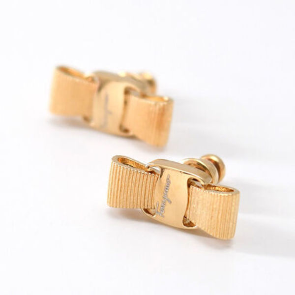 【国内即発】Salvatore Ferragamo ヴァラ・リボン ピアス