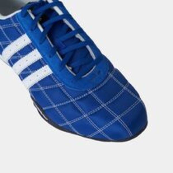 adidas アディレーサー LOW スニーカー JP7012