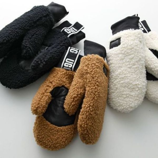 UGG グローブ UGGfluff Mitten With Logo Tape 101099