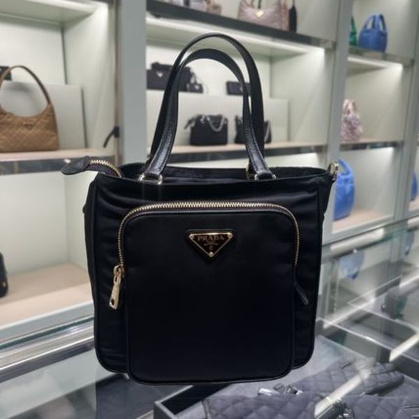 【PRADA直営】人気商品もセール マルチポケット 2WAYバッグ