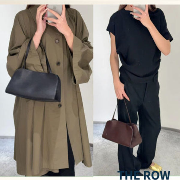 3wayで印象が変えられる《THE ROW》Peggy clutch