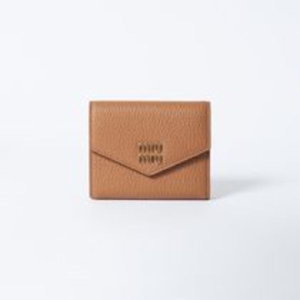 国内即発 miu miu ミュウミュウ レザー 財布 折りたたみ財布