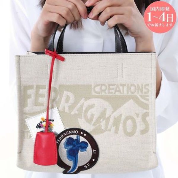 【新品・国内即発】FERRAGAMO 21 9942 780197 ロゴトートバッグM