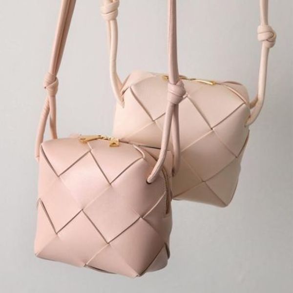 BOTTEGA VENETA バッグ CASSETTE CAMERA 701915 VCQC2