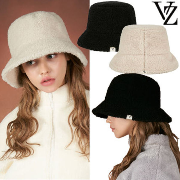 ★VARZAR★新作★送料込み★Monogram label fleece bucket hat