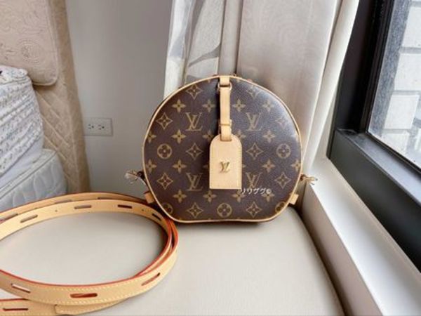 (ルイヴィトン) M52294 ボワット・シャポー スープル モノグラム