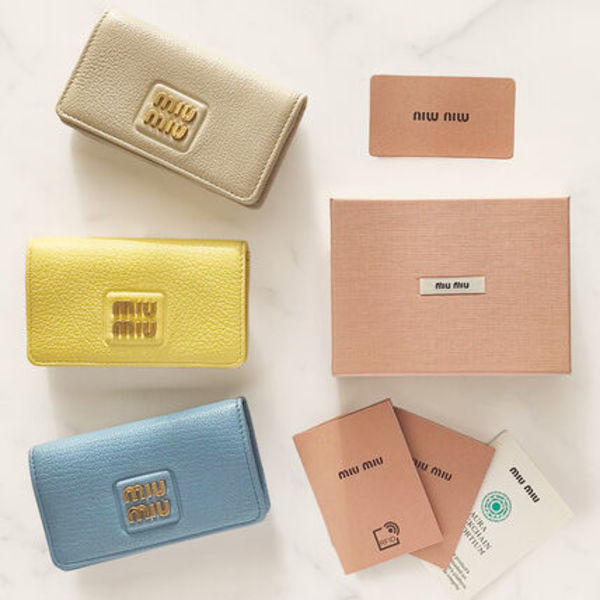 【直営店買付】MIUMIU マドラスレザー 名刺/カードケース