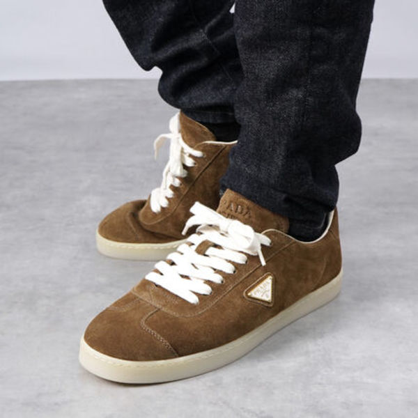 【新品 未使用】PRADA 三角ロゴ LANE スエード スニーカー
