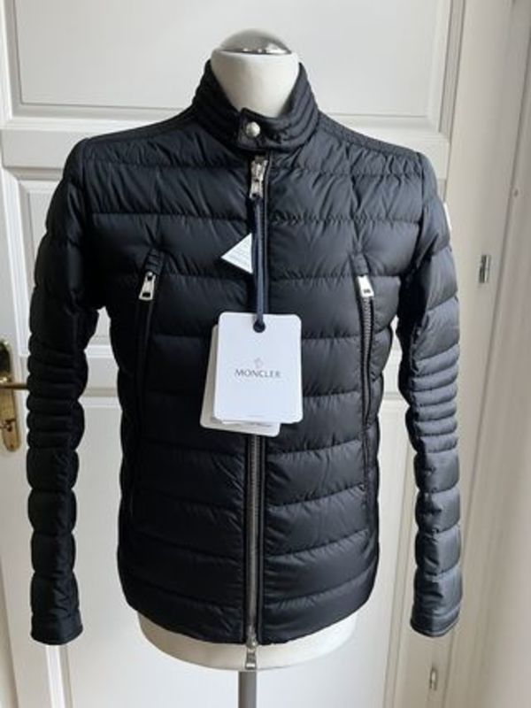 ♪直営店・公式Online♪Moncler AMIOT DHL配送