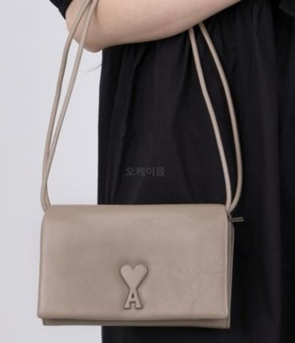 AMI|SHOULDER BAGS (ULL164 AL0052 271)
