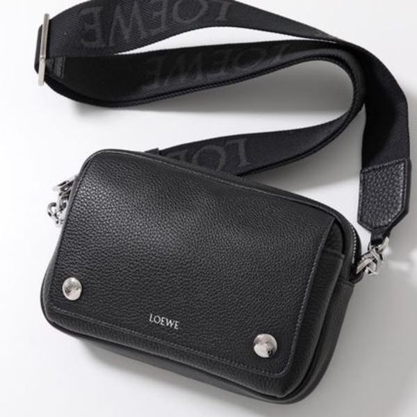 LOEWE ショルダーバッグ PEBBLE MESSENGER SMALL BANBPCBX01