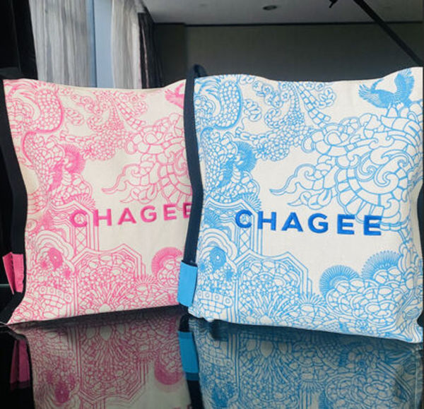 中国限定【CHAGEE】人気 霸王茶姫 トートバッグ ピンク&ブルー