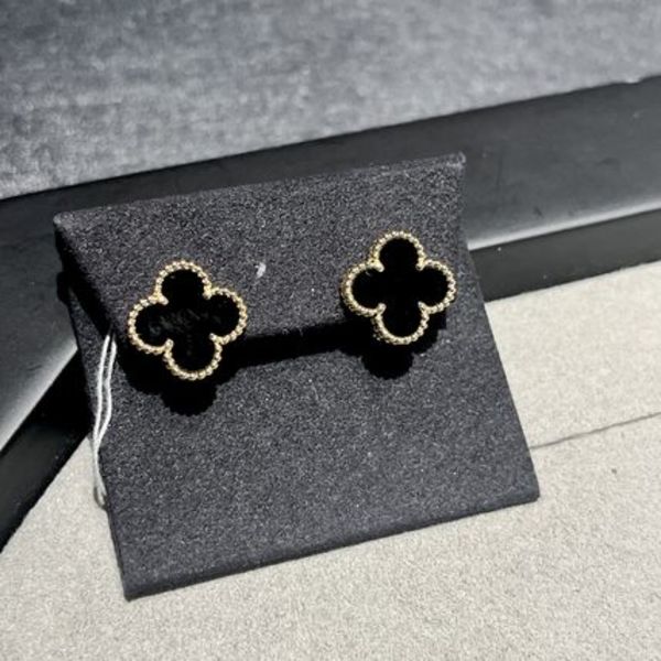 人気【Van creef&Arpels】Vintage Alhambra ピアス オニキス 黒