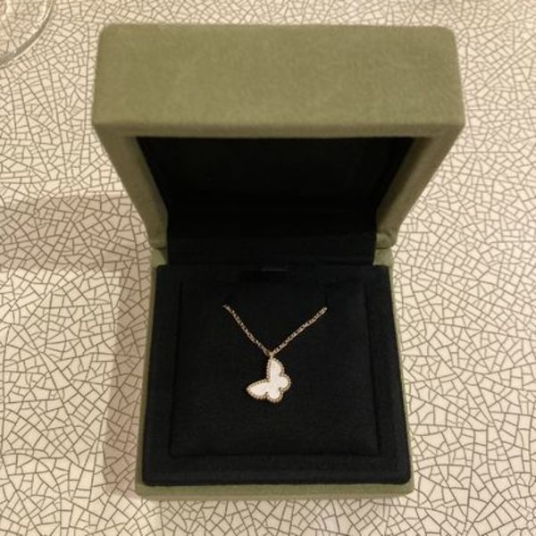 【Van Cleef & Arpels】Sweet Alhambra バタフライペンダント