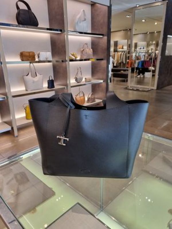VIP特価セール【TOD'S】ミディアムトートバック A4サイズ収納可