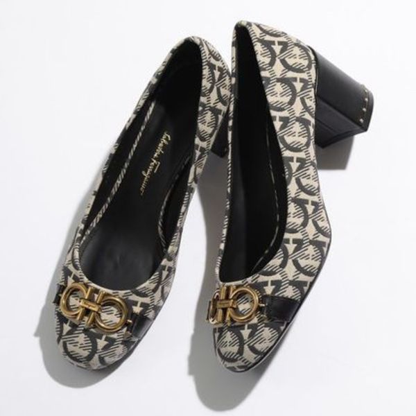 FERRAGAMO パンプス GARDA T 704751 ガンチーニ