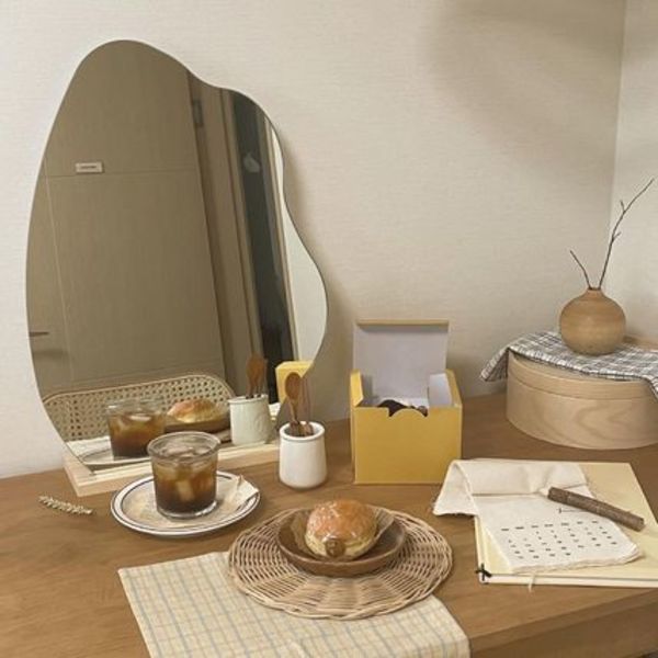 [L] ウェーブミラー 韓国雑貨 卓上ミラー 鏡 ノンフレームミラー