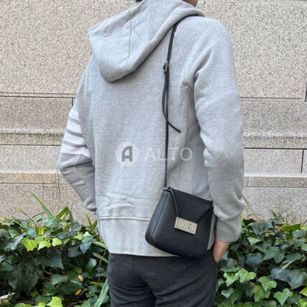 MM6 NUMERIC CROSSBODY  ショルダーバッグ  ポシェット