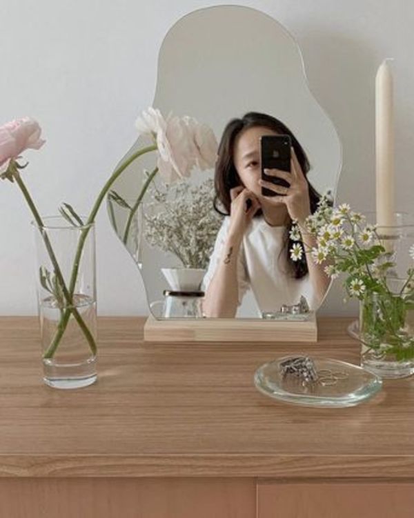 [M] ウェーブミラー 韓国雑貨 卓上ミラー 鏡 ノンフレームミラー