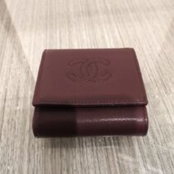 上品な輝き【CHANEL】スモールフラップウォレットキャビアスキン