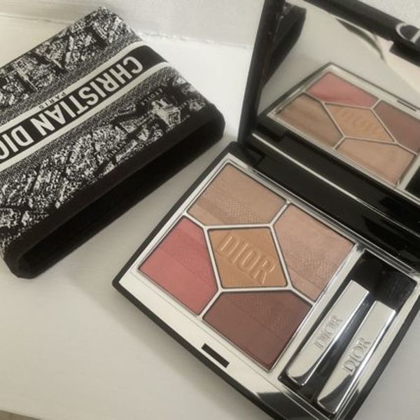 DIORSHOW 5 COULEURSサンククルールアイシャドウ限定ポーチ付き