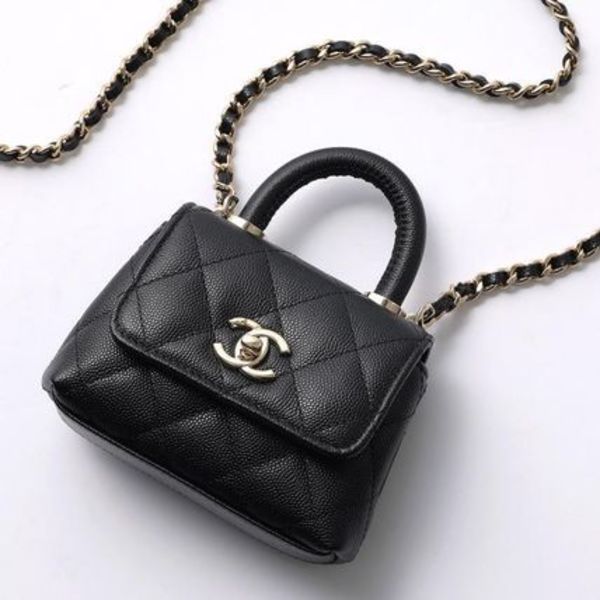 CHANEL ショルダーバッグ マイクロ ココハンドル AP4245 B05061
